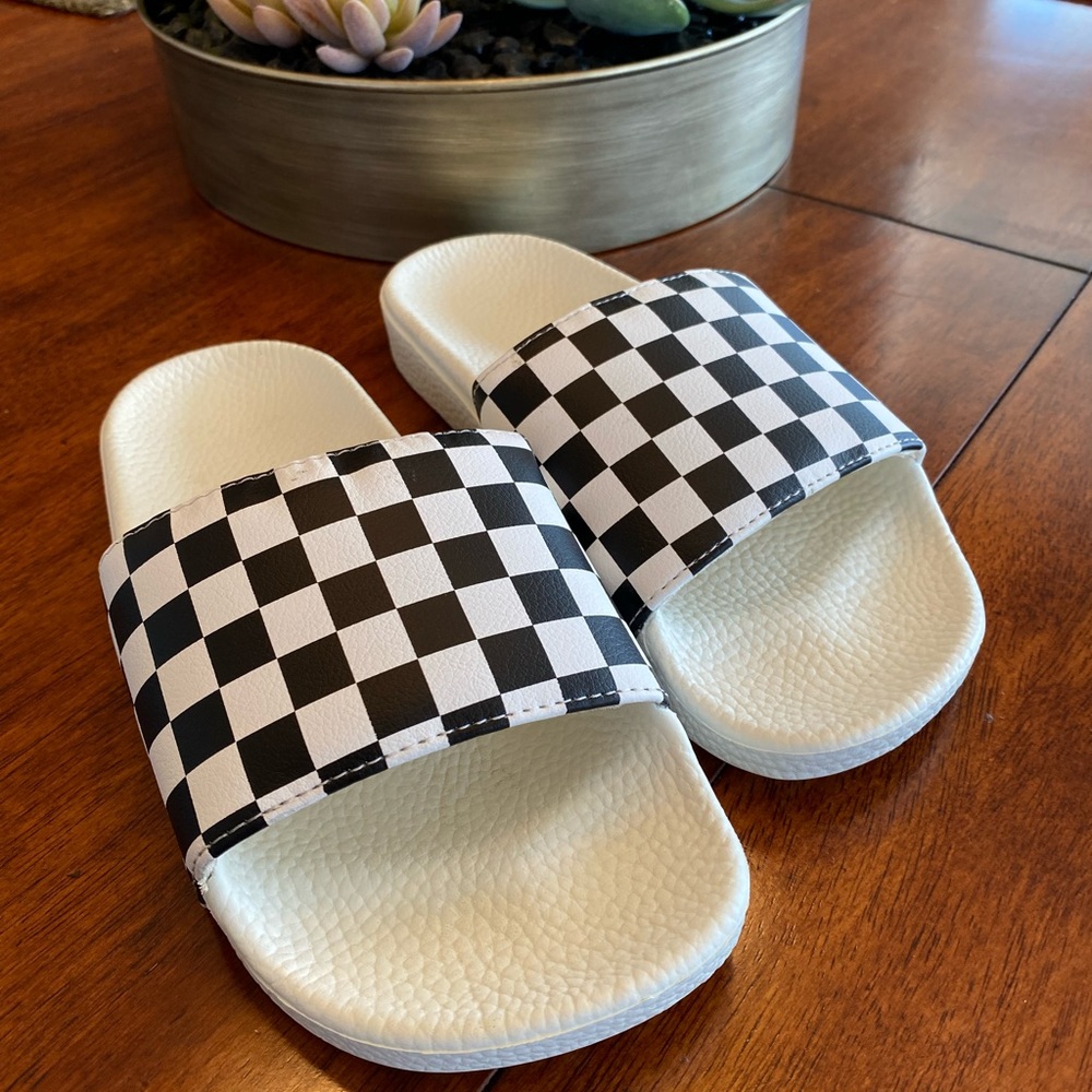 NWOT Womens Vans Slides - Size 6